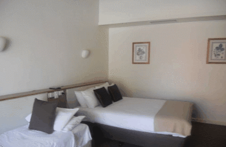 Burkes Hotel Motel - Whitsundays Accommodation