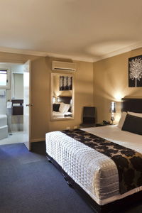 Ambassador On Ruthven - Toowoomba - Whitsundays Accommodation 1
