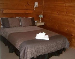 Paruna Motel - Whitsundays Accommodation 0