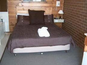 Paruna Motel - Whitsundays Accommodation 1