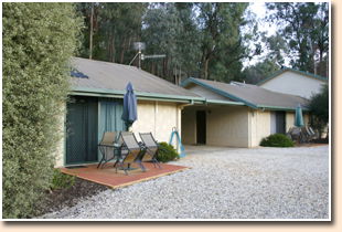 Snow View Holiday Units - Whitsundays Accommodation 1