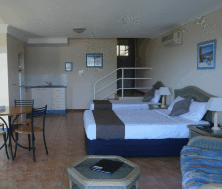 Sunlit Waters Studio Apartments - Whitsundays Accommodation 3