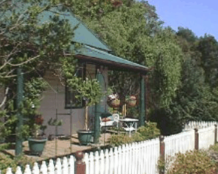Trines Cottage - Whitsundays Accommodation
