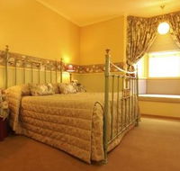 The Russell Hotel - Whitsundays Accommodation