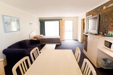 Comfort Inn Big Windmill - Whitsundays Accommodation 1