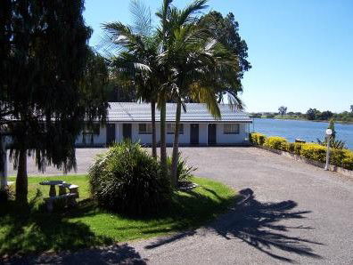 Colonial Court Motor Inn - Whitsundays Accommodation 4