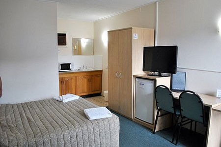 City Centre Motel - Whitsundays Accommodation 4