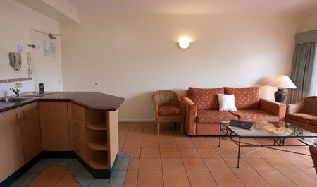 Mid City Luxury Suites - Whitsundays Accommodation 3