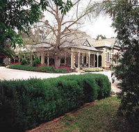 The Lodge Country House - Whitsundays Accommodation
