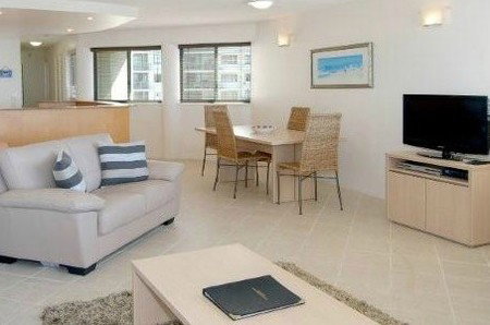 Malibu Mooloolaba - Whitsundays Accommodation 2