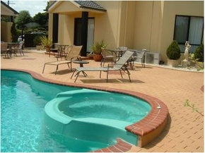 Hopkins House Motel & Apartments - Whitsundays Accommodation 6