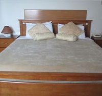 The Plough Hotel - Whitsundays Accommodation