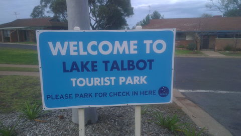 Lake Talbot Tourist Park - Whitsundays Accommodation 2