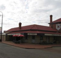 Bedford Arms Hotel - Whitsundays Accommodation