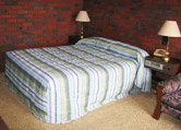 HIWAY 8 MOTOR INN - Whitsundays Accommodation 0