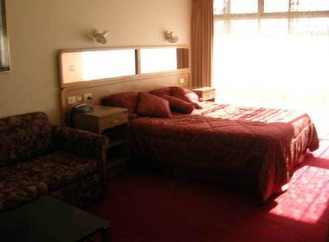 Peninsula Motor Inn And Tyabb Fly Inn - Whitsundays Accommodation 1