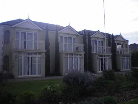 Colonial Village Motel - Whitsundays Accommodation 1