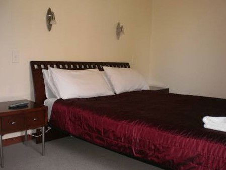 Colonial Village Motel - Whitsundays Accommodation 3