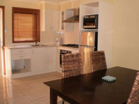 Colonial Village Motel - Whitsundays Accommodation 5