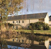 Peel Manor House - Whitsundays Accommodation