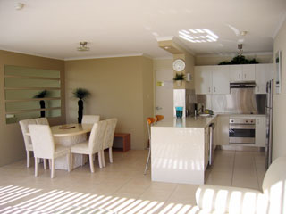 Beachfront Towers - Whitsundays Accommodation 9
