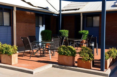 Albert Motel - Whitsundays Accommodation 1