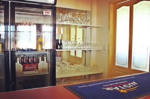 Armidale Motel - Whitsundays Accommodation 2