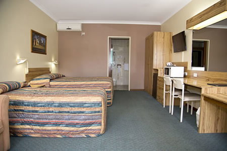 Cumberland Motor Inn - Whitsundays Accommodation 5