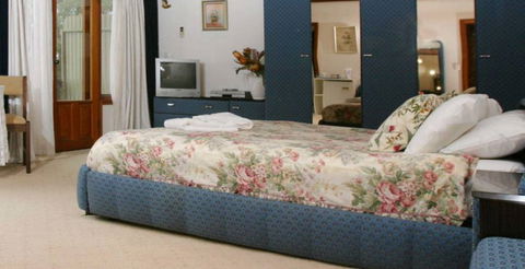 Chalet Swisse Spa Retreat - Whitsundays Accommodation 1