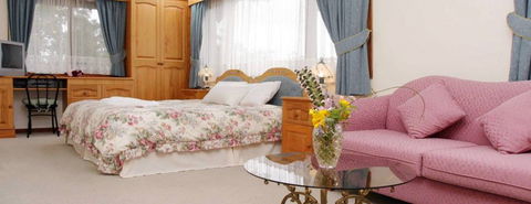 Chalet Swisse Spa Retreat - Whitsundays Accommodation 5