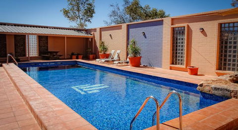 Desert Cave Hotel - Whitsundays Accommodation 0