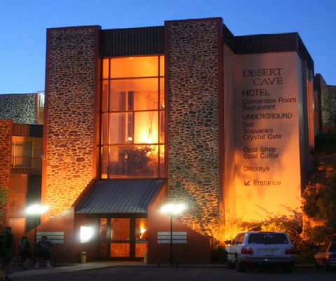 Desert Cave Hotel - Whitsundays Accommodation 1