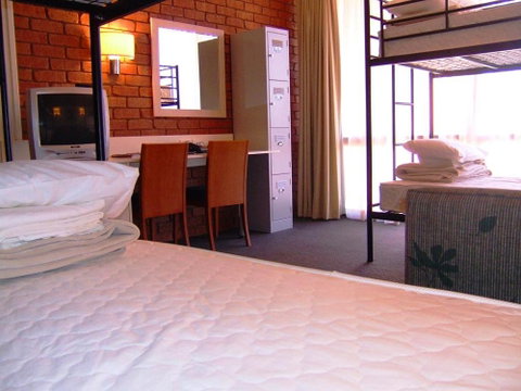 Alice In The Territory - Whitsundays Accommodation 5
