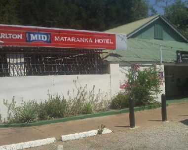 Mataranka Hotel Motel - Whitsundays Accommodation 2