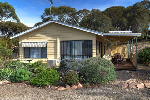 Emu Bay Holiday Homes - Whitsundays Accommodation 1