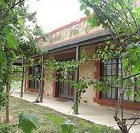 Under the Vines - Whitsundays Accommodation