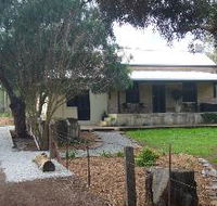River Walk Cottage - Whitsundays Accommodation