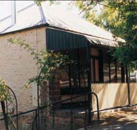Wild Olive Cottage - Whitsundays Accommodation