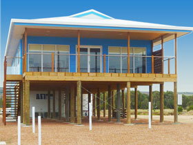 Lincoln View Holiday Home - Whitsundays Accommodation 0