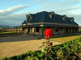 Abbotsford Country House - Whitsundays Accommodation 0