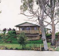Mundic Grove Cottage - Whitsundays Accommodation