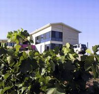 Mt Surmon Wines The Retreat - Whitsundays Accommodation