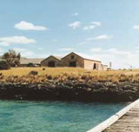 Mt Dutton Bay Woolshed Hostel - Whitsundays Accommodation