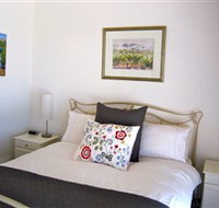 ArtWine Cottages - Whitsundays Accommodation