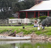 Stonewell Cottages and Vineyards - Whitsundays Accommodation