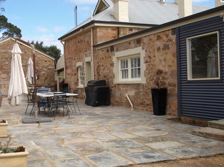 ArtWine Cottages - Whitsundays Accommodation 3