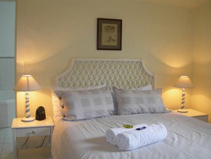 Ruby's Robe Cottage - Whitsundays Accommodation 1
