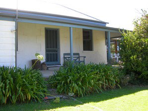Ruby's Robe Cottage - Whitsundays Accommodation 4