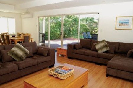 Sunnydays - Whitsundays Accommodation 1