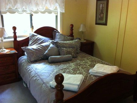 Riddlesdown Cottage - Whitsundays Accommodation 4